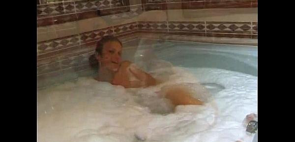  Sex in the bathtub for this hot chick